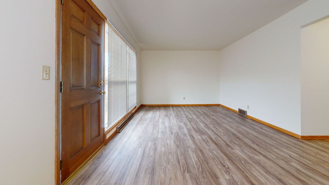 Thomas Drive Apartments - Photo 5 of 6