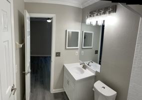 featured image of 944 Bakewell Ct #104