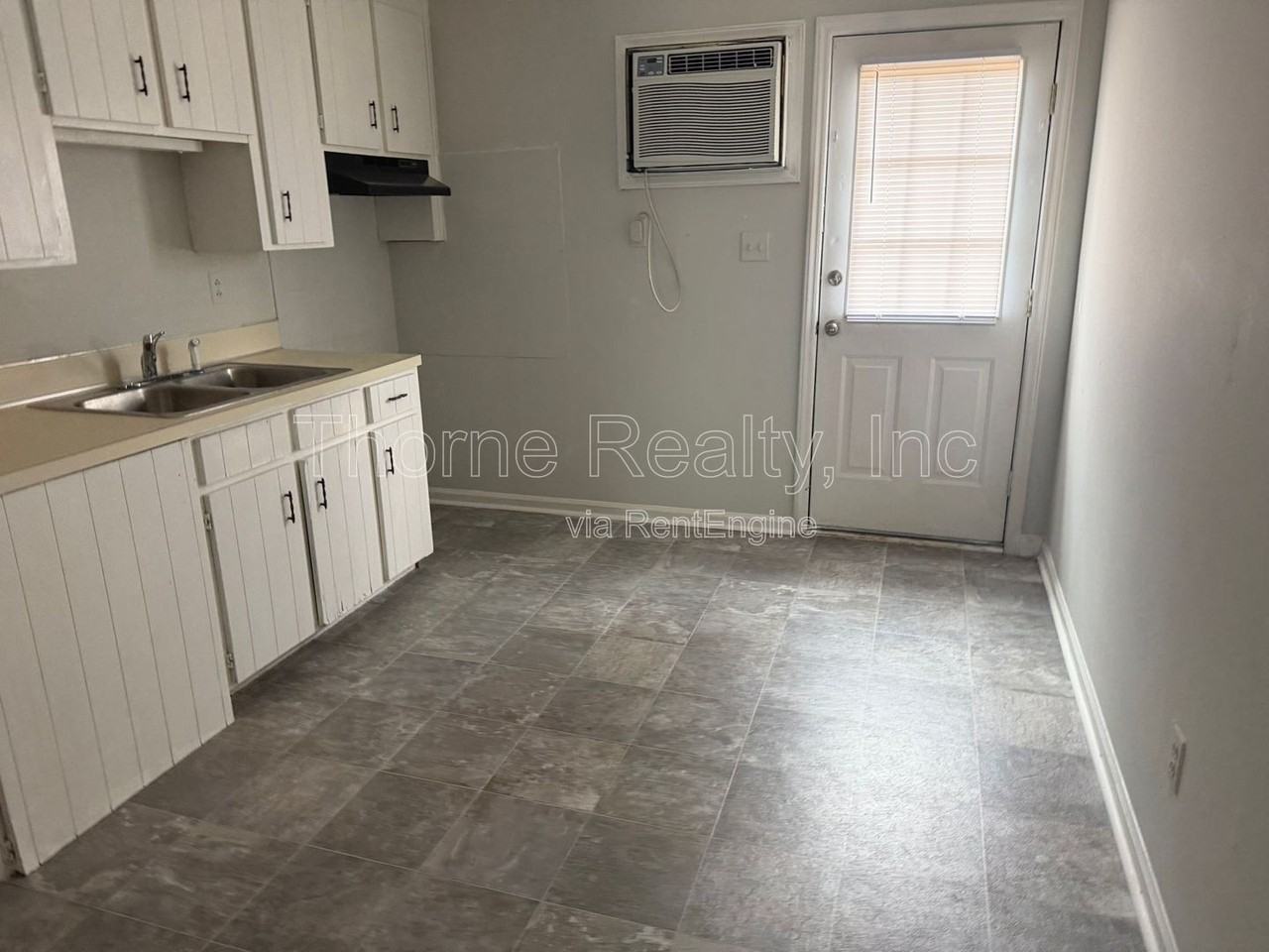 1143 Williford St - Photo 4 of 10