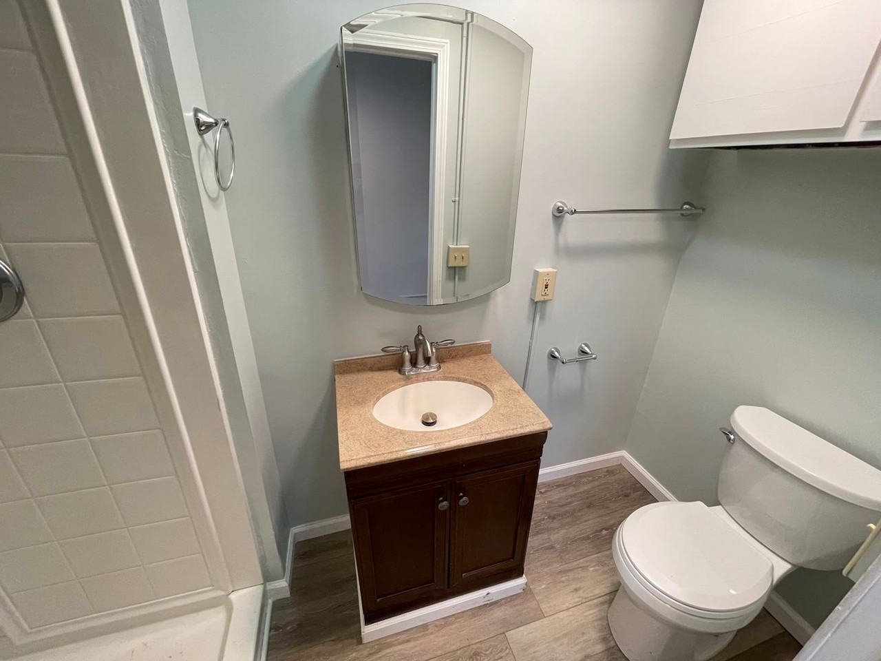 338 Erie St - Photo 4 of 10