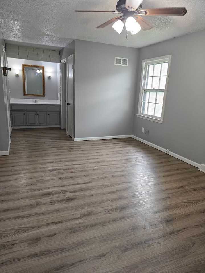 7400 E 127th St - Photo 7 of 12