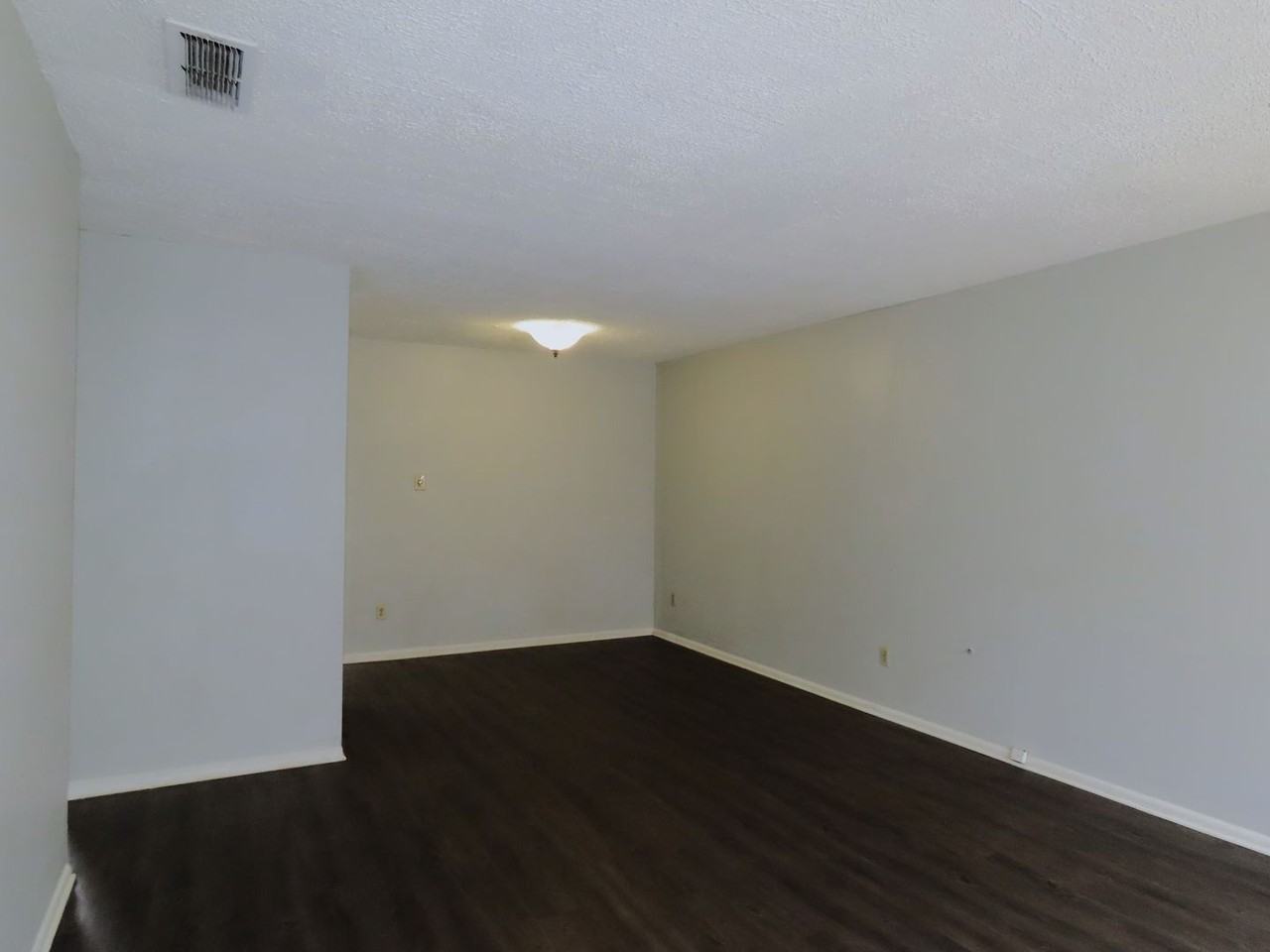 1106 Pinkerton Dr - Photo 3 of 29