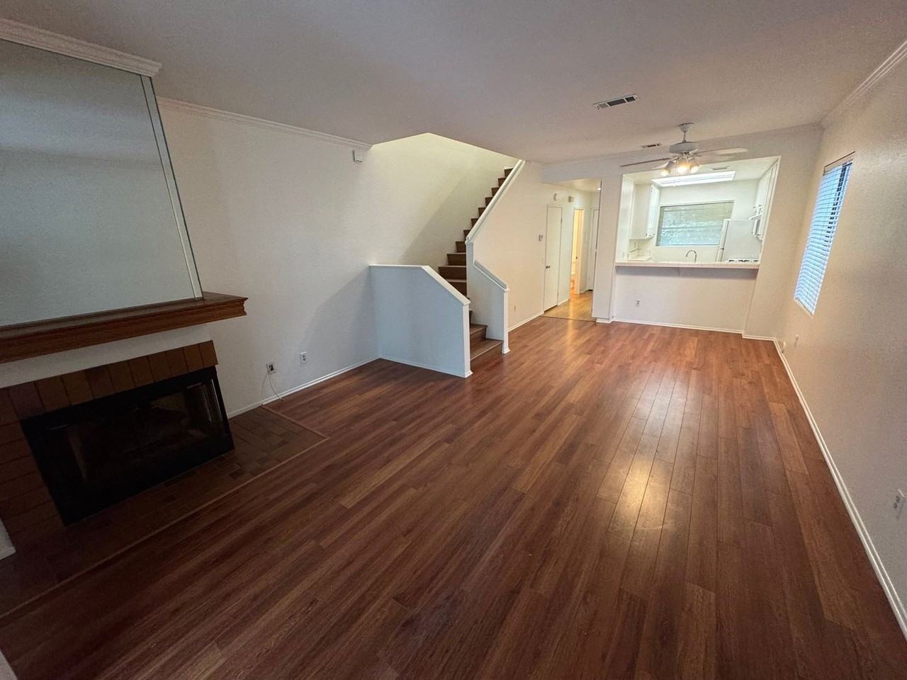 635 Arneill Rd - Photo 6 of 41