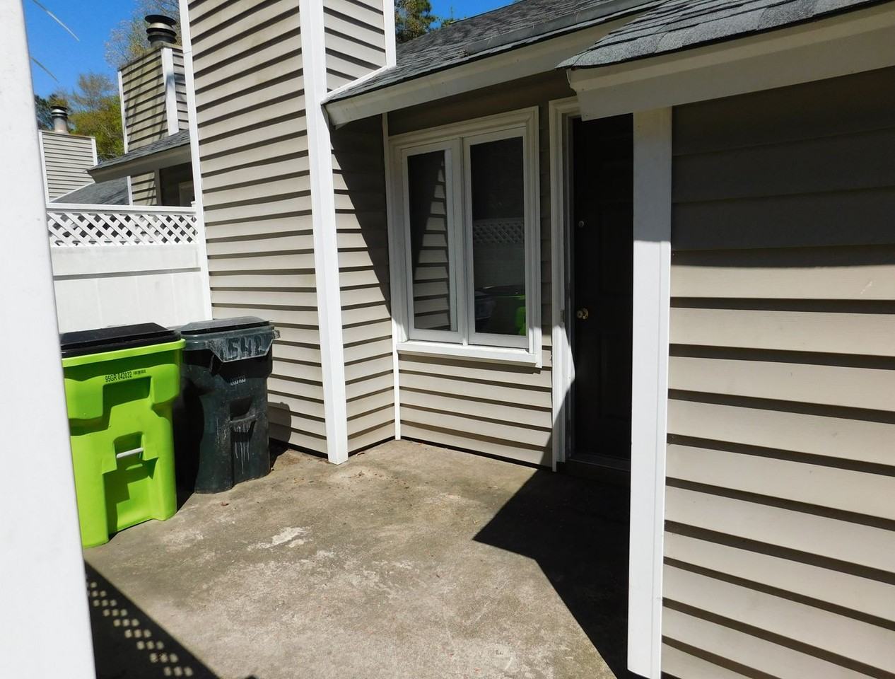 1542 College Way - Photo 2 of 17