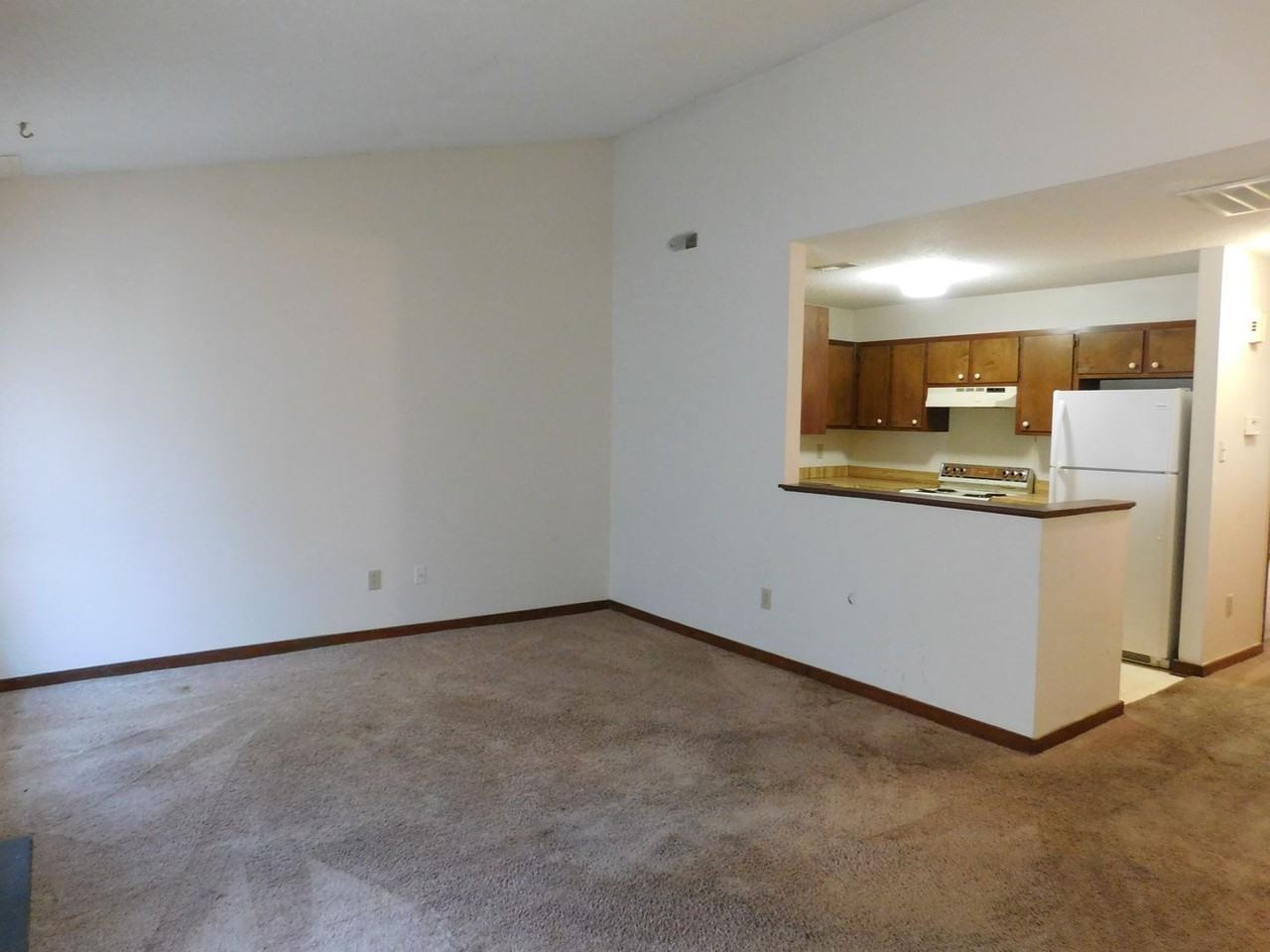 1542 College Way - Photo 3 of 17