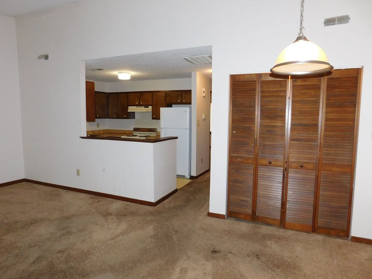 1542 College Way - Photo 4 of 17