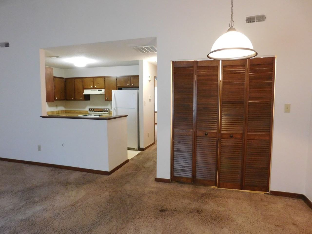 1542 College Way - Photo 5 of 17