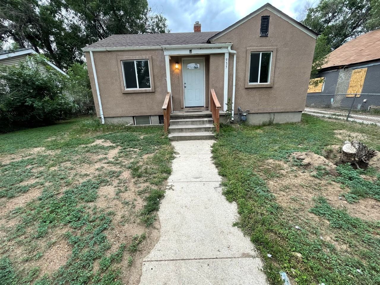 935 E Vermijo Ave - Photo 2 of 10