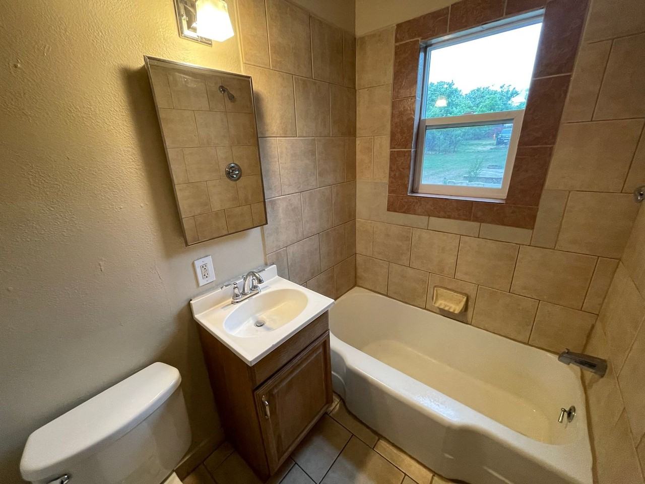 935 E Vermijo Ave - Photo 4 of 10