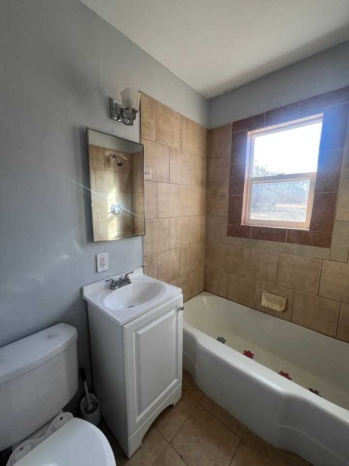 935 E Vermijo Ave - Photo 5 of 10