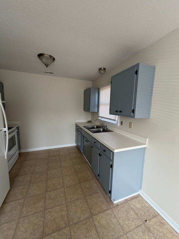 1610 Dillahunt St - Photo 4 of 9