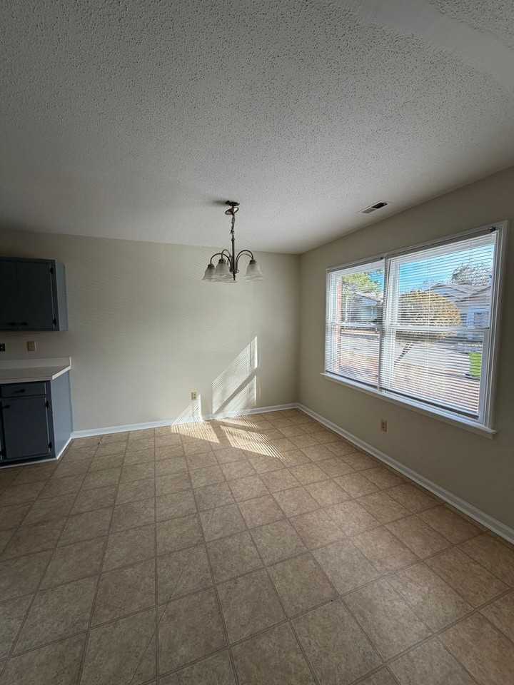 1610 Dillahunt St - Photo 5 of 9