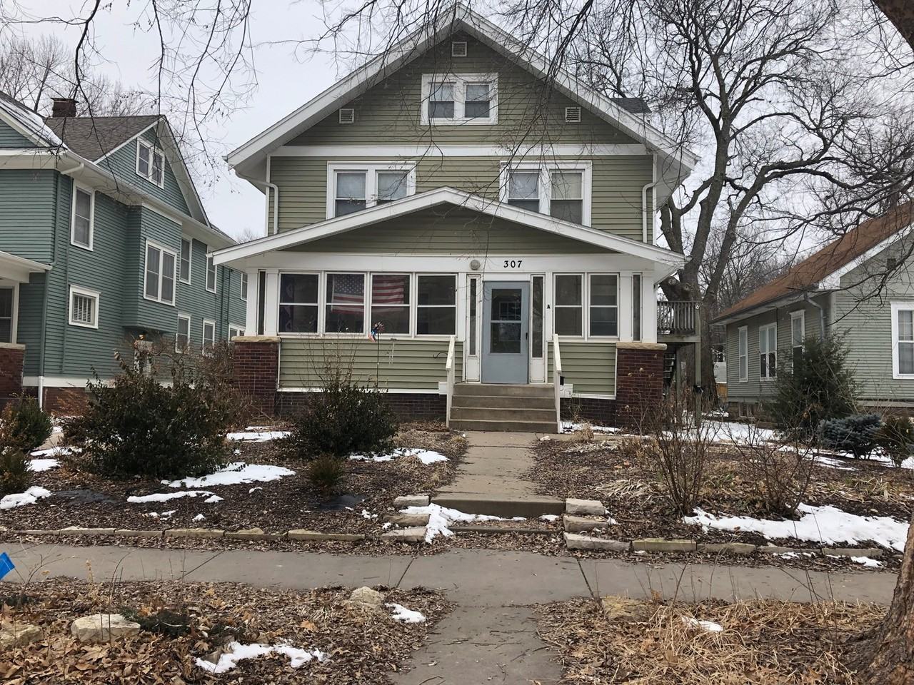 307 N 16th St - Photo 2 of 11