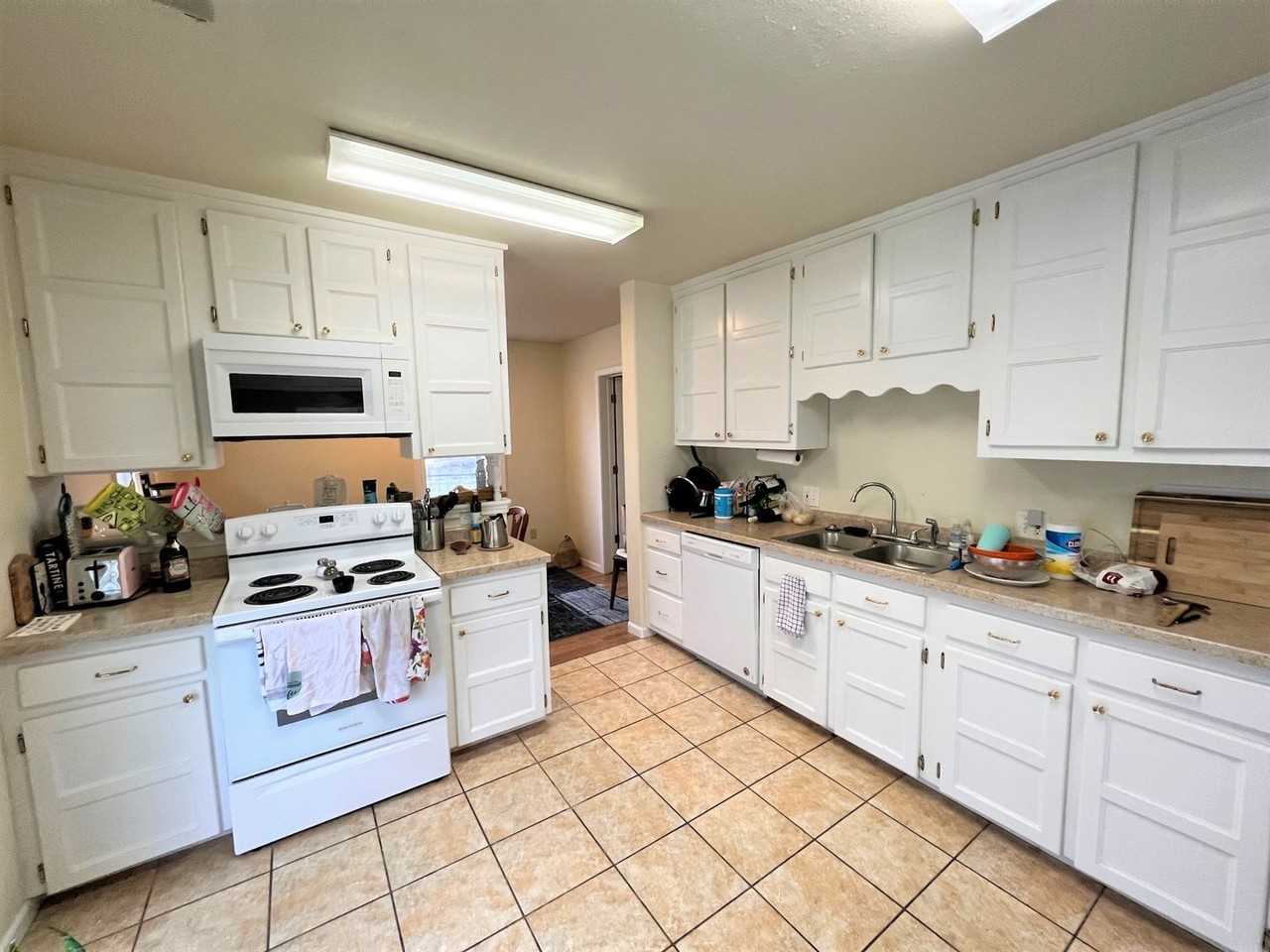 307 N 16th St - Photo 3 of 11