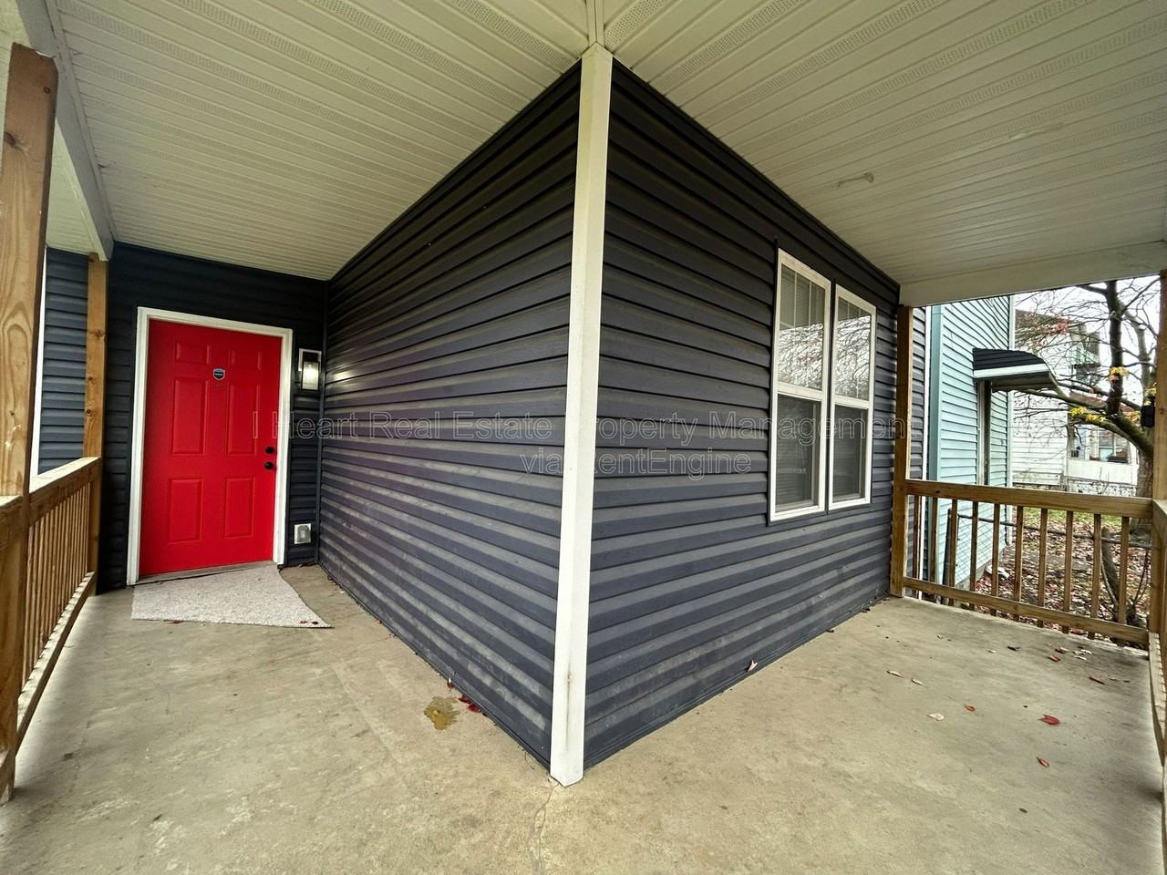 208 N Guilford Ave - Photo 4 of 37