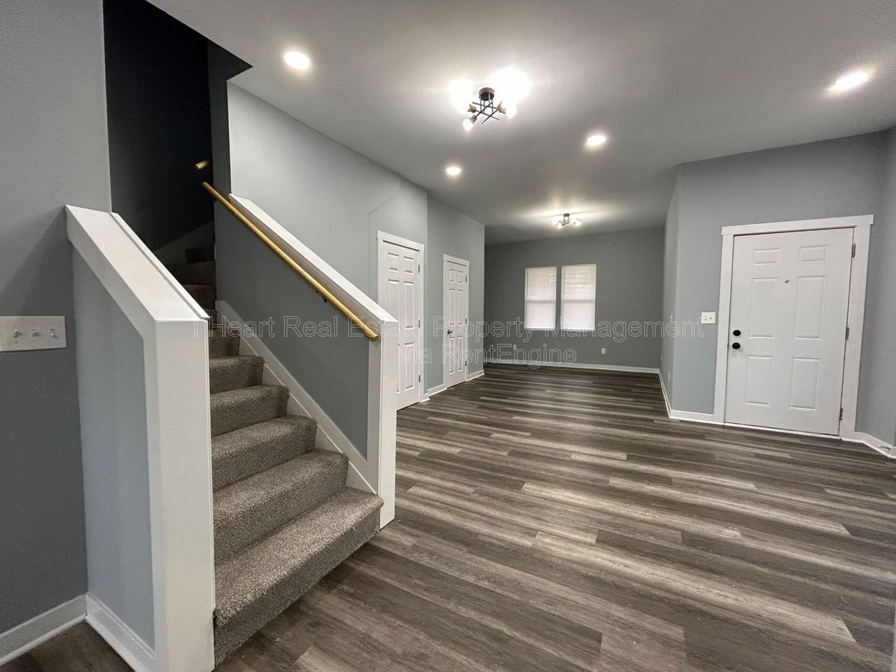 208 N Guilford Ave - Photo 5 of 37