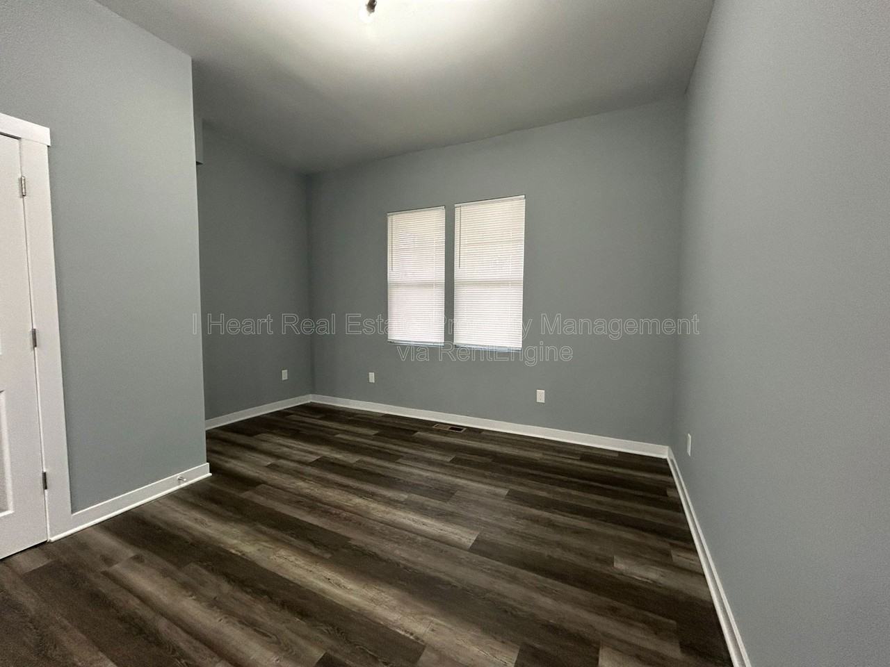 208 N Guilford Ave - Photo 7 of 37