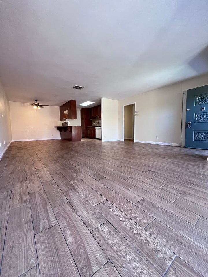 23471 Via Jacinto - Photo 4 of 29