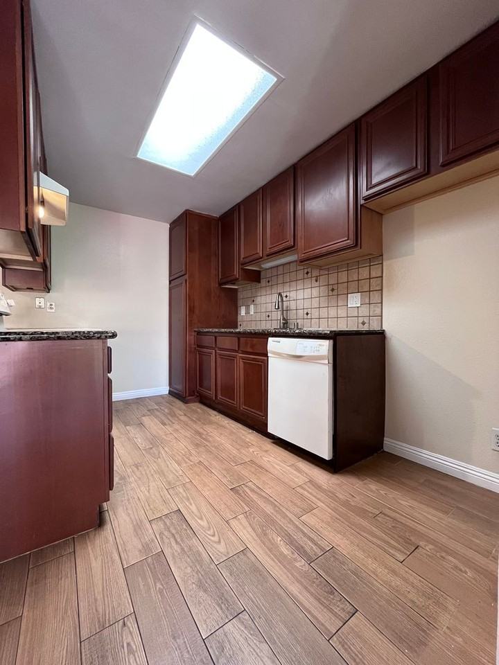 23471 Via Jacinto - Photo 5 of 29