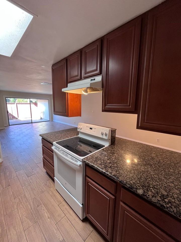 23471 Via Jacinto - Photo 7 of 29