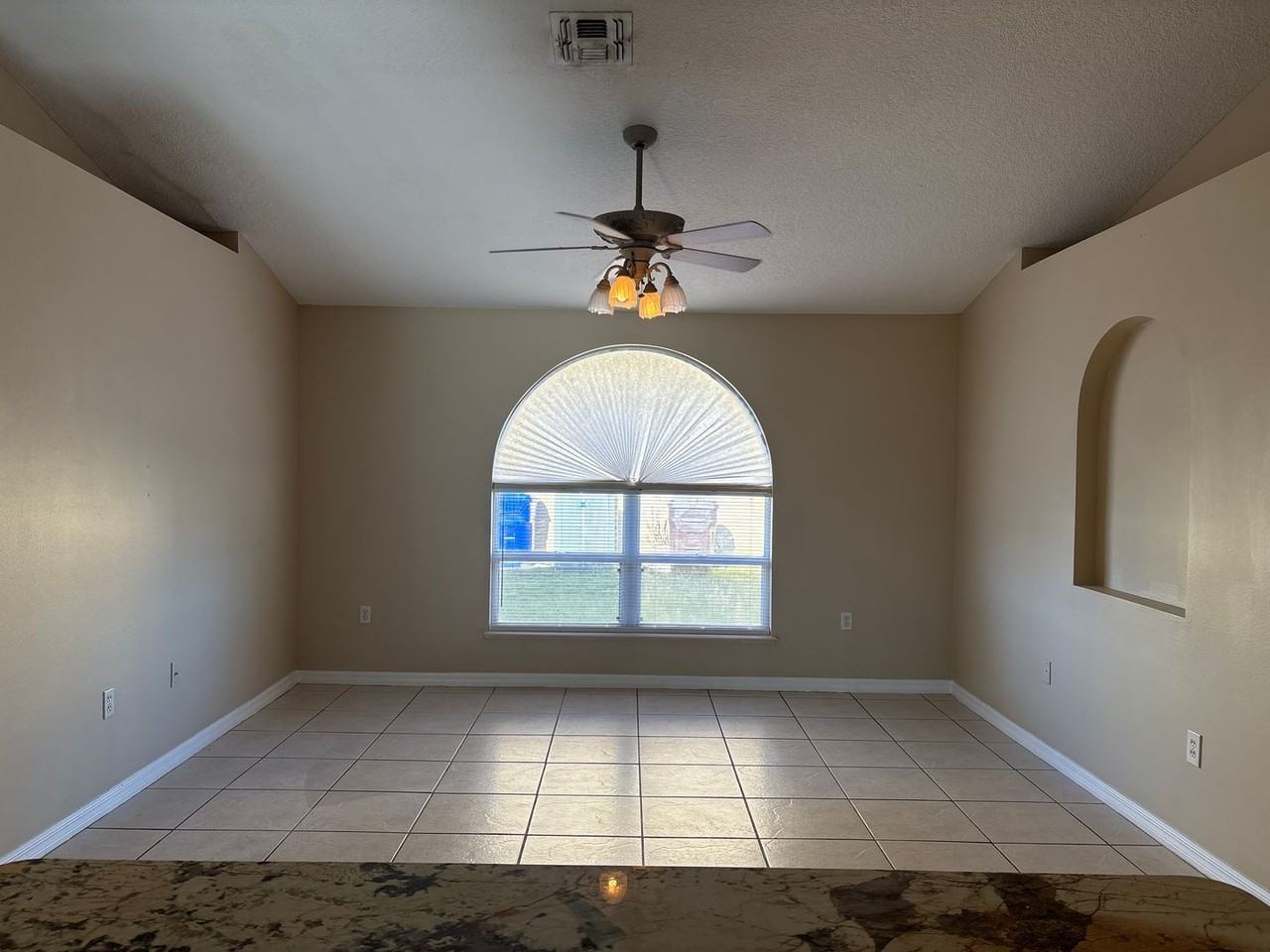 1915 Peridot Cir - Photo 7 of 12