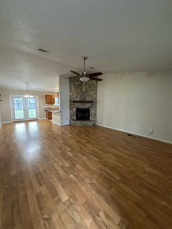 130 Lakeside Dr - Photo 2 of 17