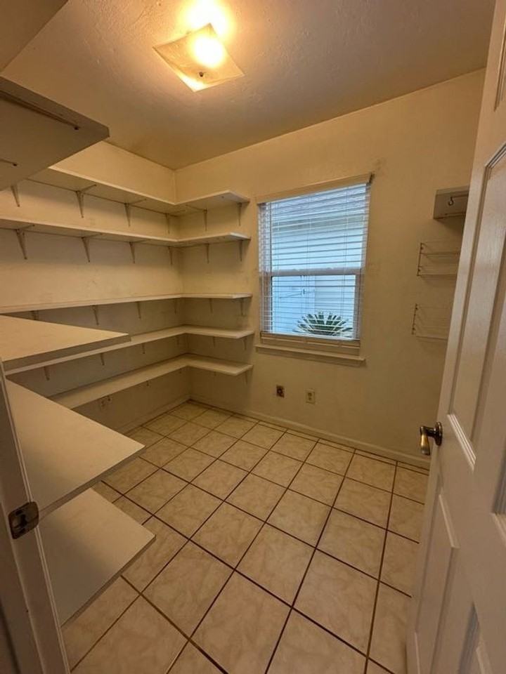 130 Lakeside Dr - Photo 6 of 17