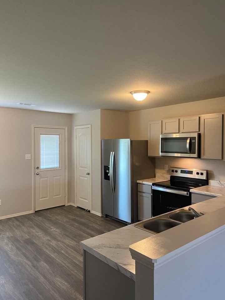 1725 Raden St - Photo 6 of 20