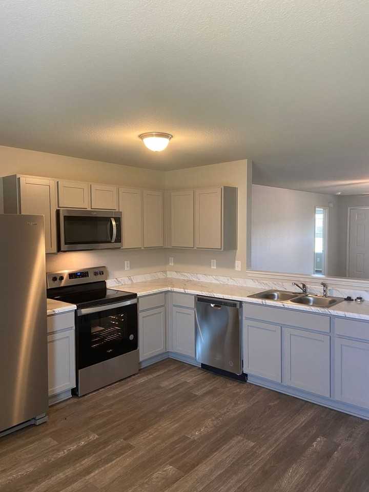 1725 Raden St - Photo 7 of 20