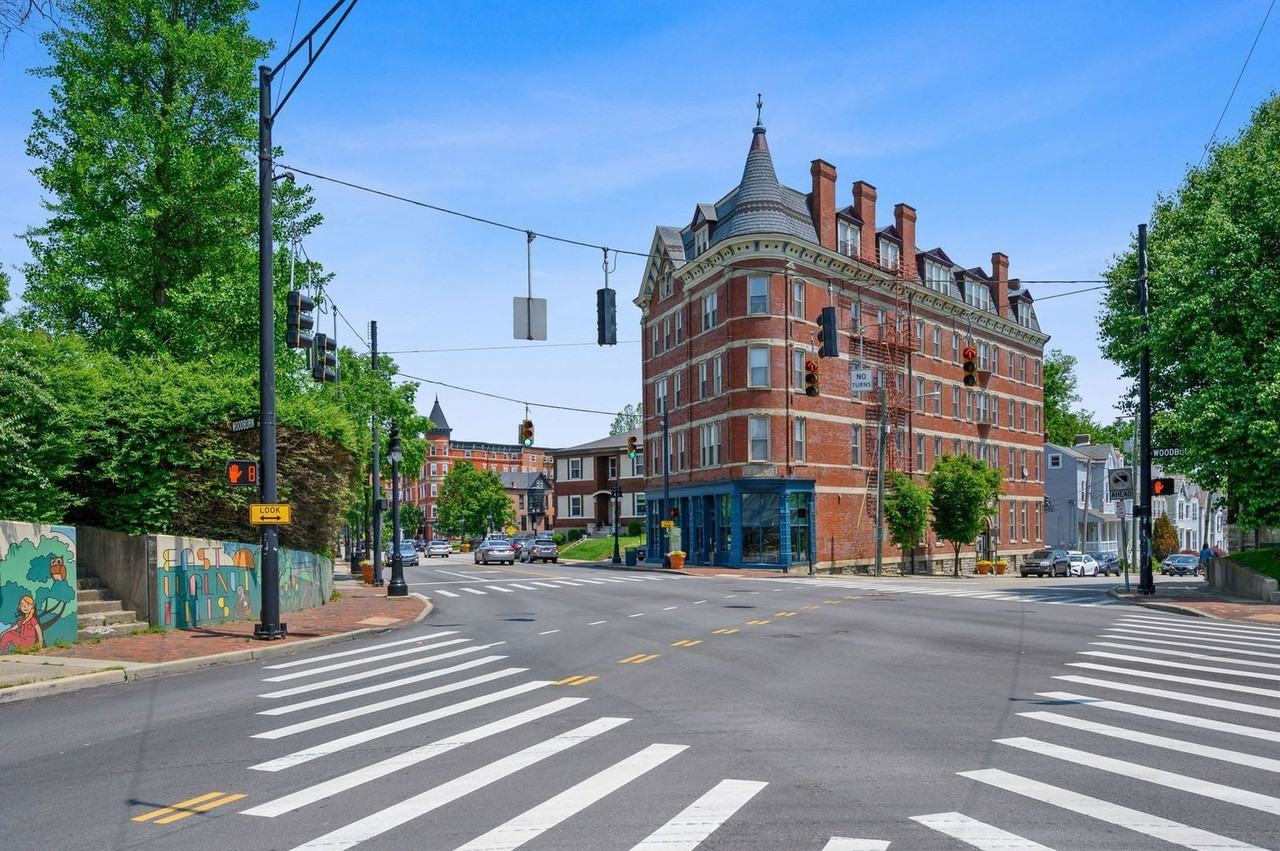 1506 William Howard Taft Rd #5 - Photo 2 of 11