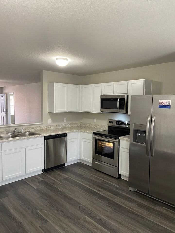 1725 Ryder St - Photo 7 of 20