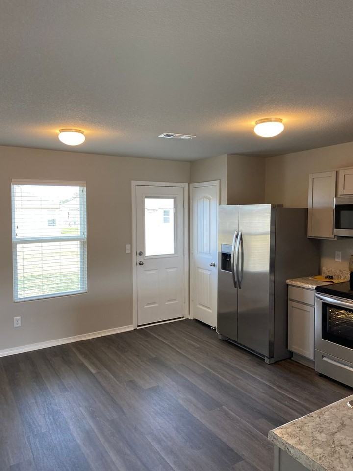 10405 Brandi Kay Dr - Photo 6 of 20