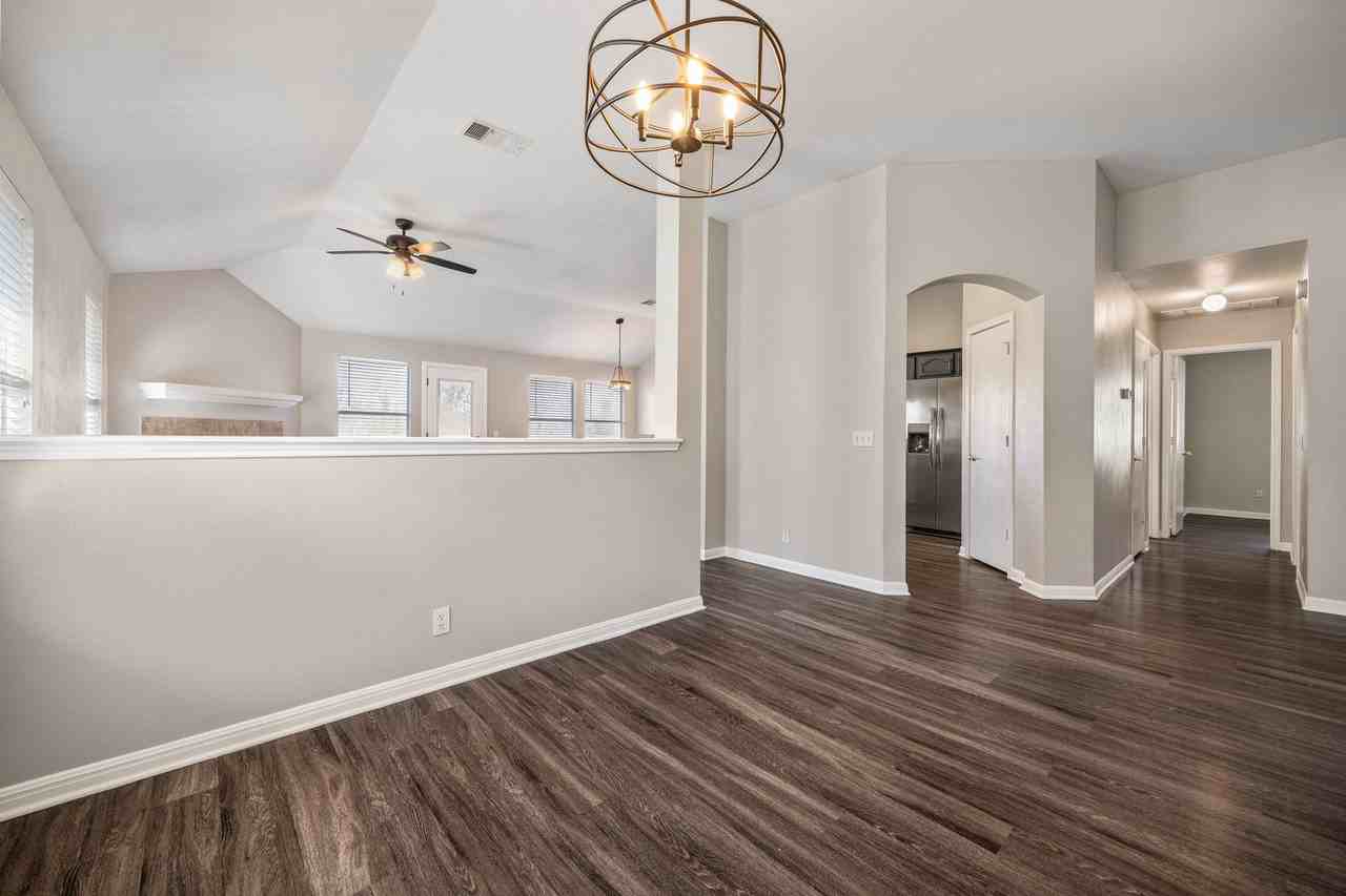 109 Fistral Dr - Photo 3 of 15