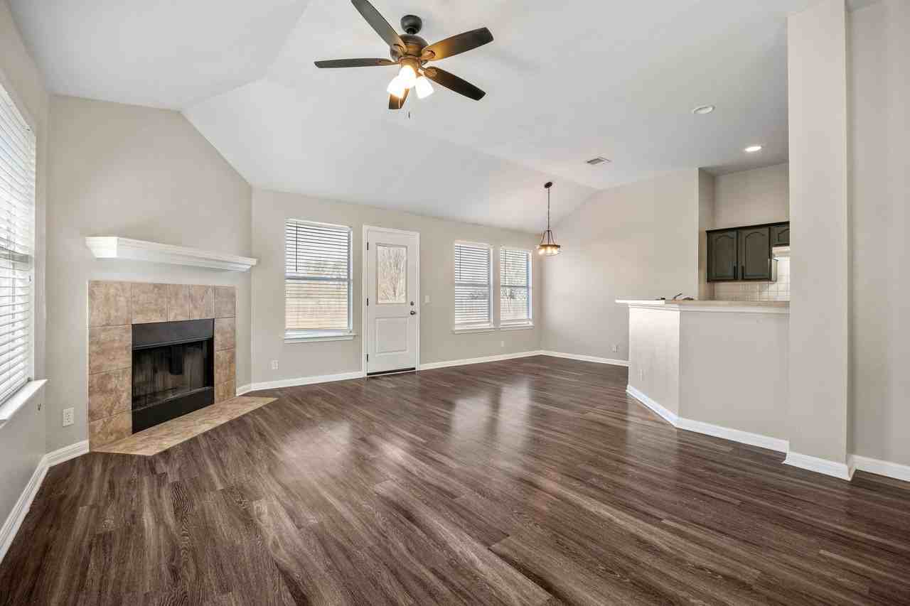 109 Fistral Dr - Photo 4 of 15