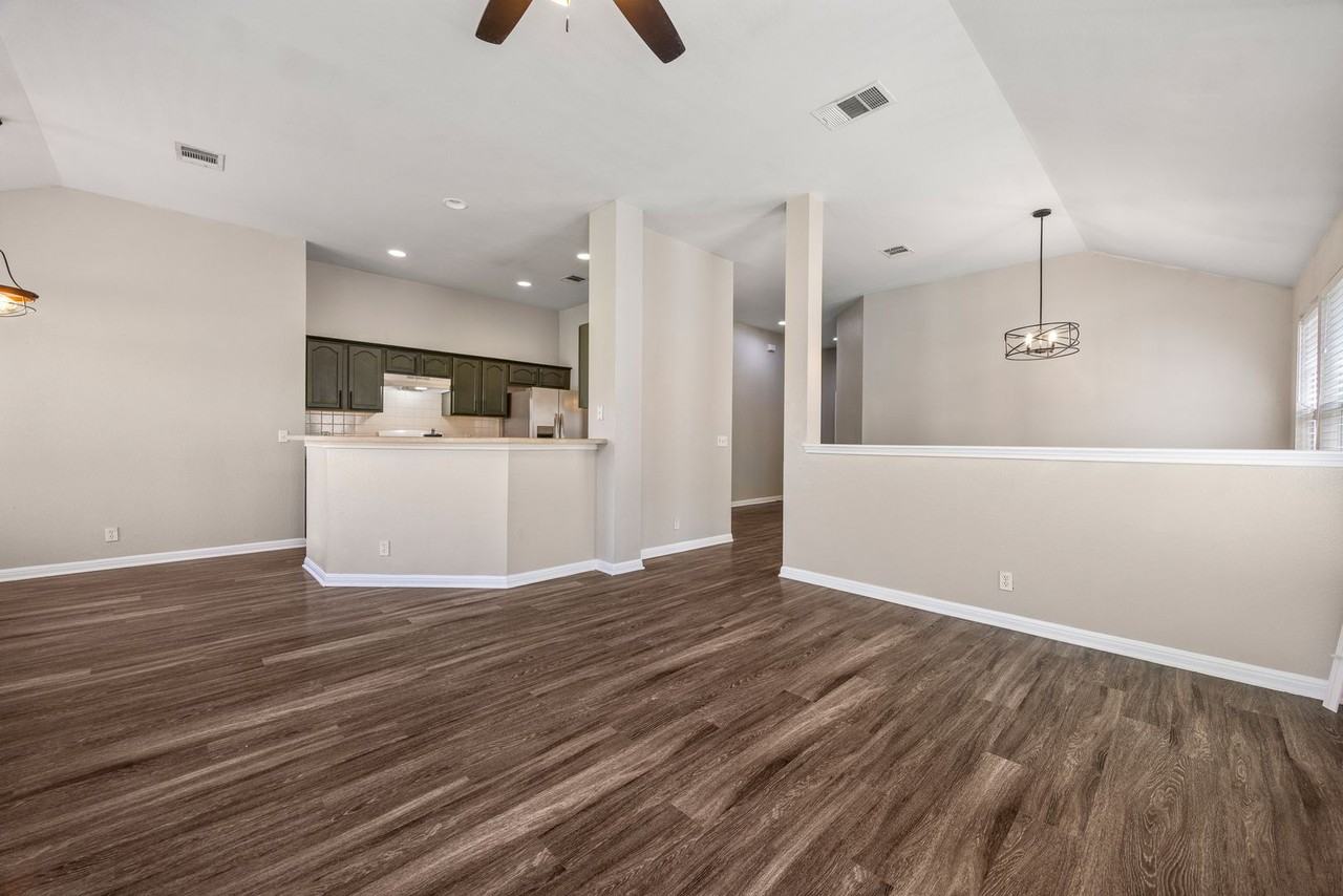 109 Fistral Dr - Photo 7 of 15