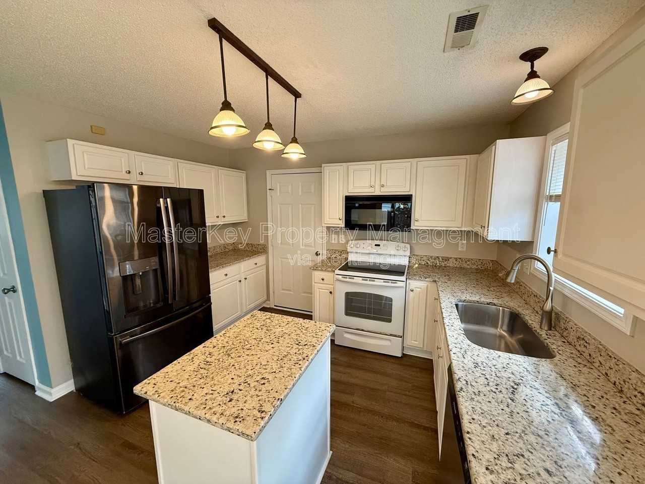 110 Ridge Lake Dr - Photo 2 of 28