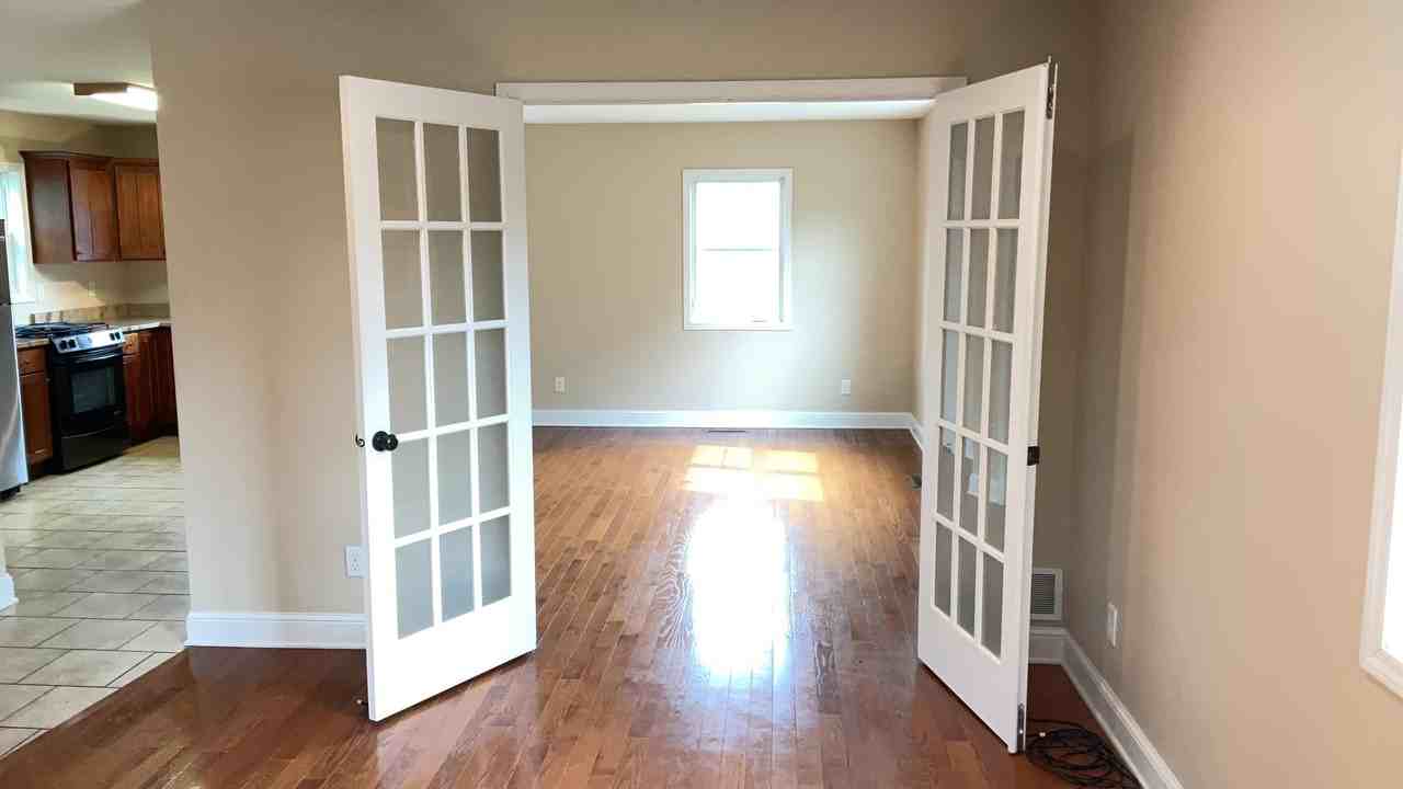 949 Saint Anthony Ave - Photo 6 of 21