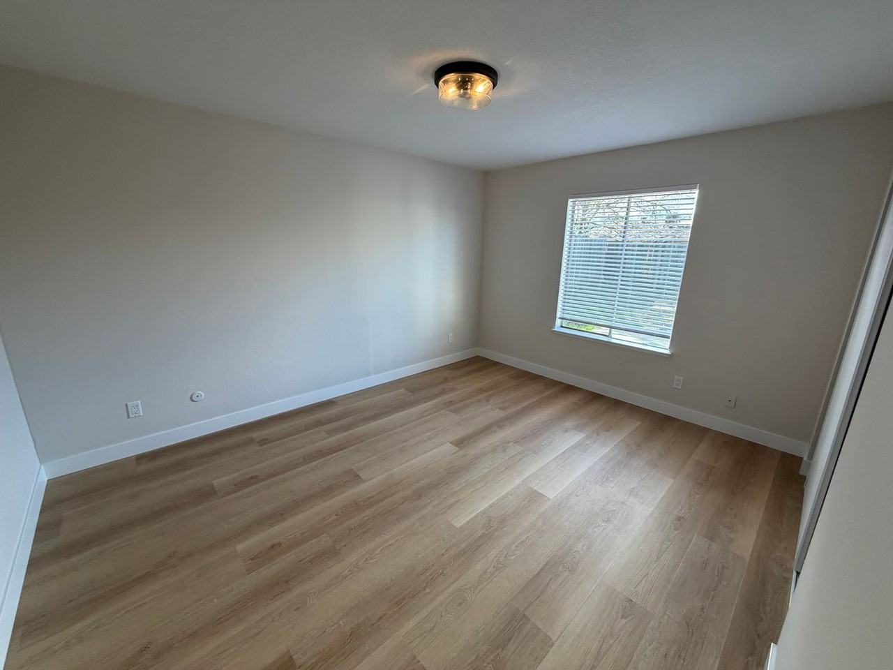 58 Salisbury Dr - Photo 6 of 13