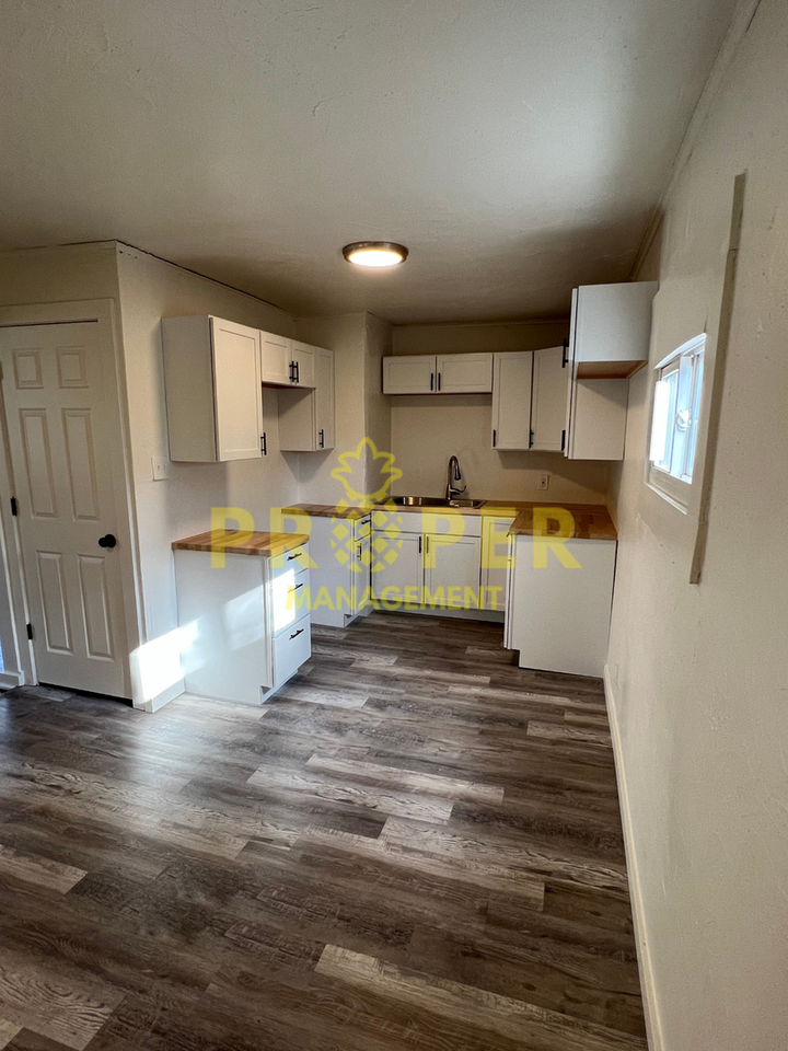 4530 Queens Ave - Photo 6 of 11