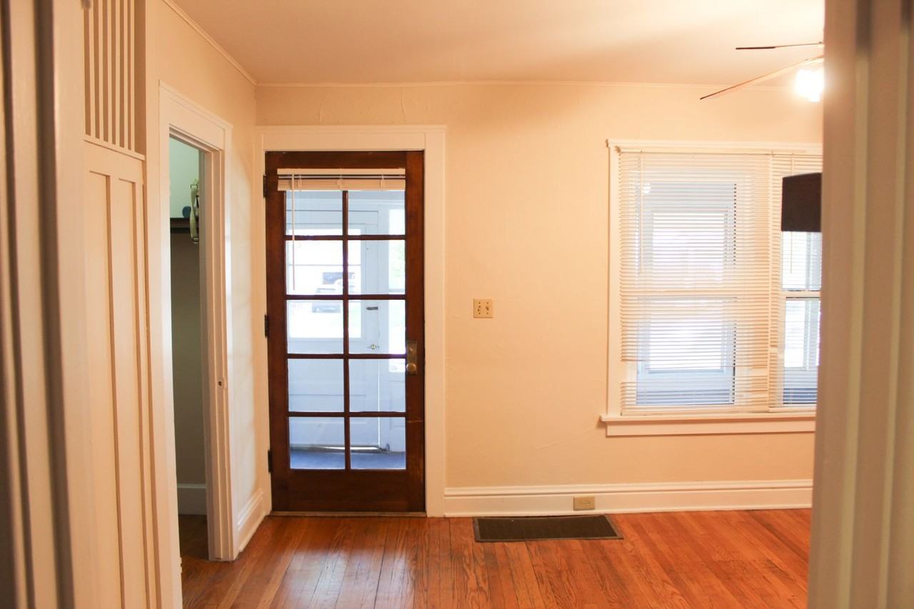 1127 Drake St - Photo 5 of 31