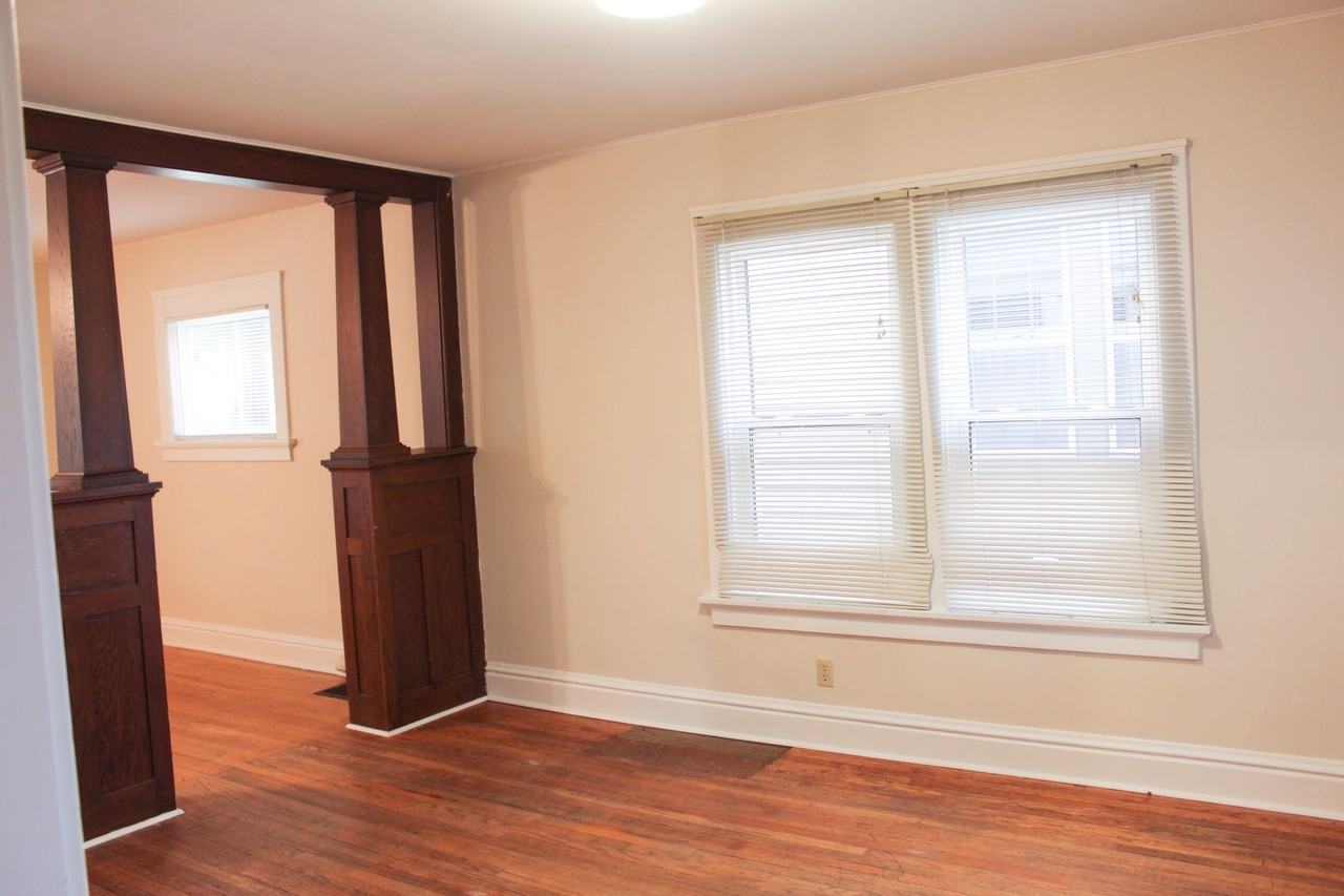 1127 Drake St - Photo 6 of 31