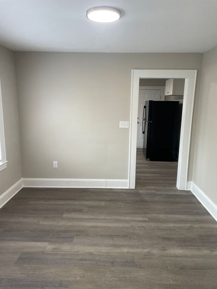 207 Clayton St - Photo 3 of 10