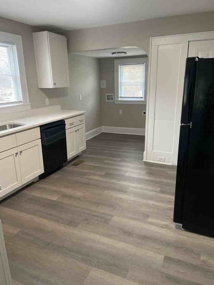 207 Clayton St - Photo 4 of 10