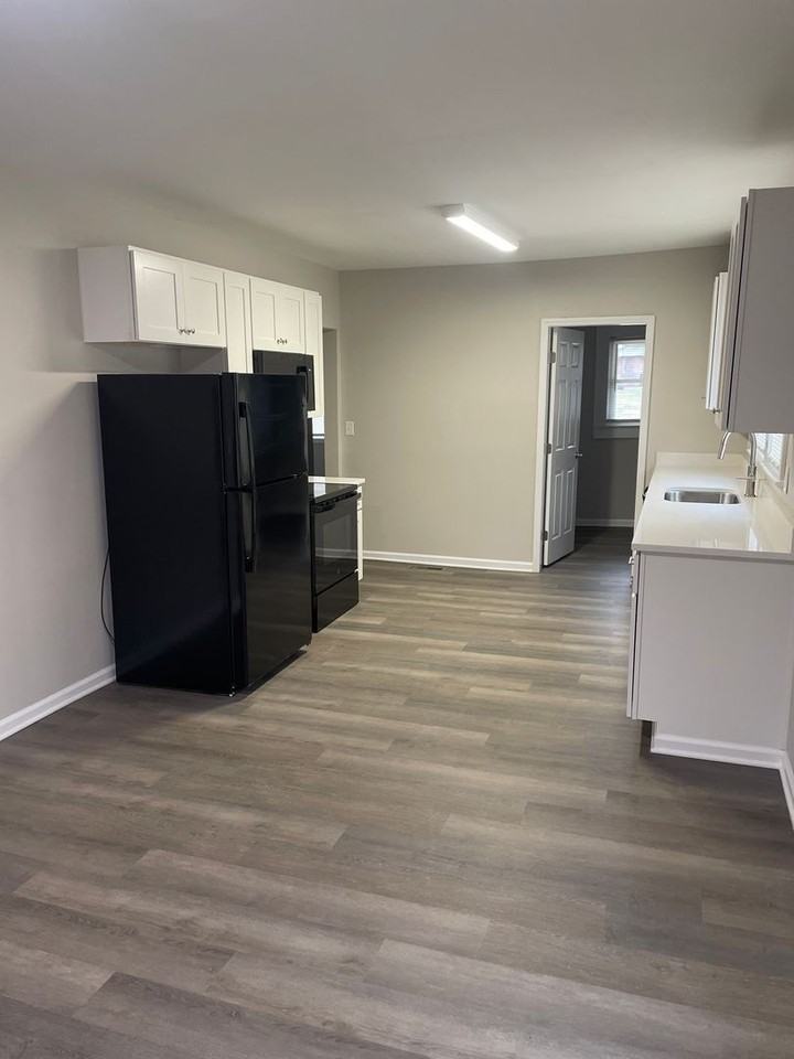 816 Efird St - Photo 4 of 13