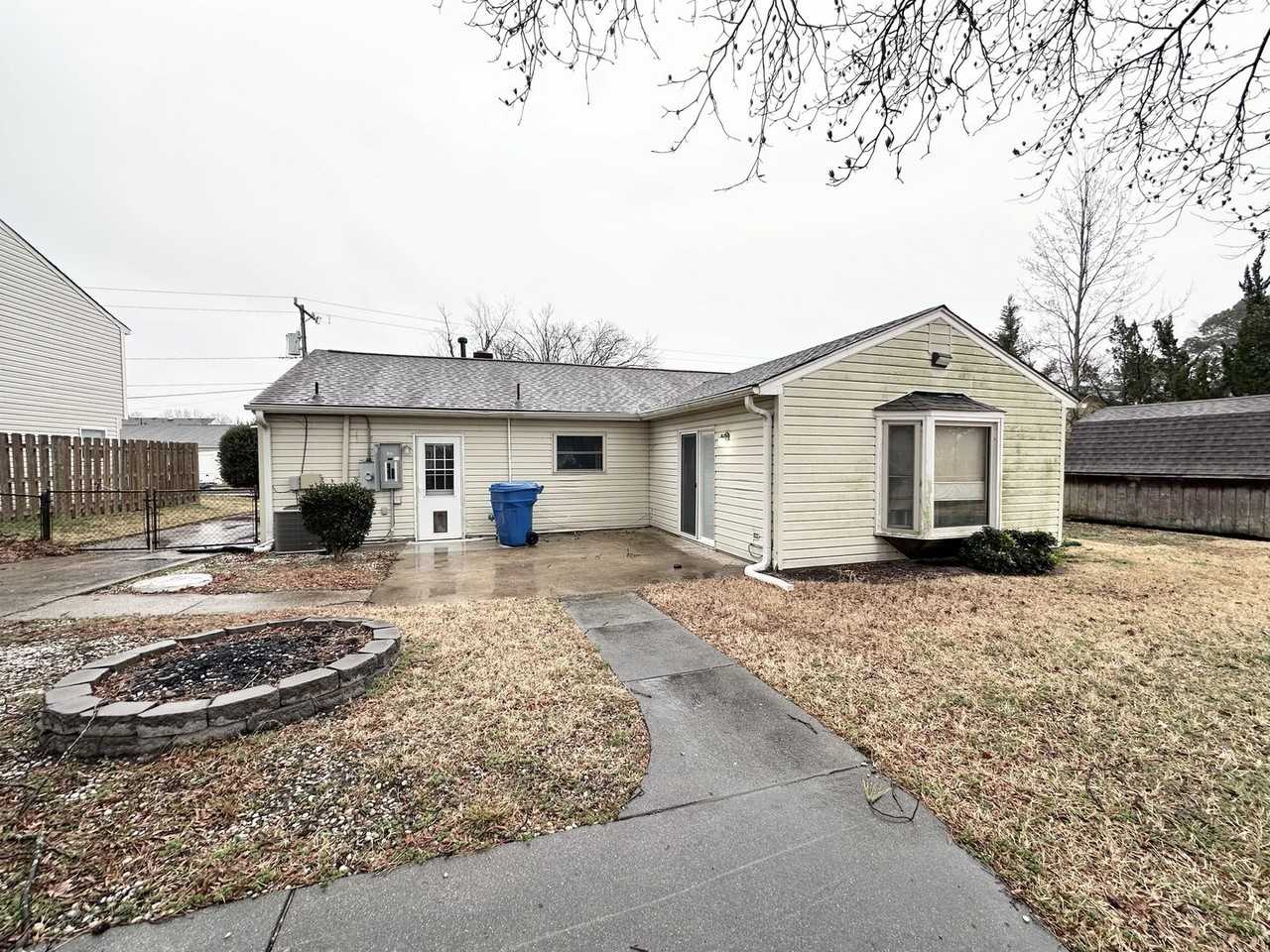 4436 Hinsdale St - Photo 7 of 24