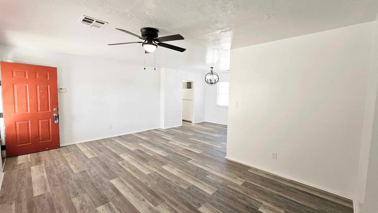 3633 Se 27th St - Photo 4 of 22