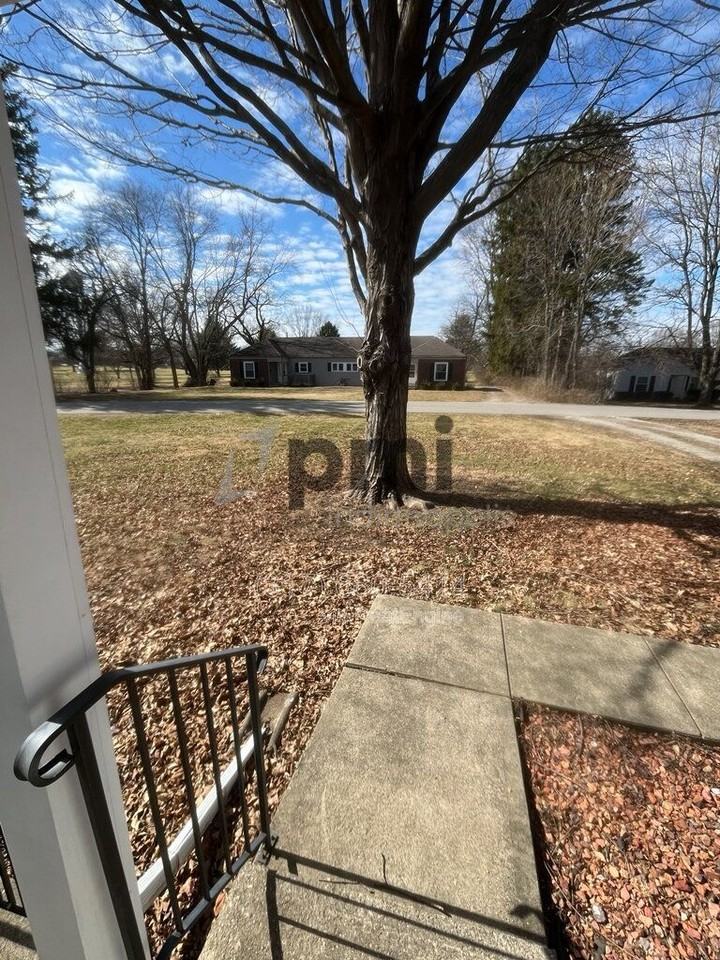 210 Donnelly Dr - Photo 5 of 29