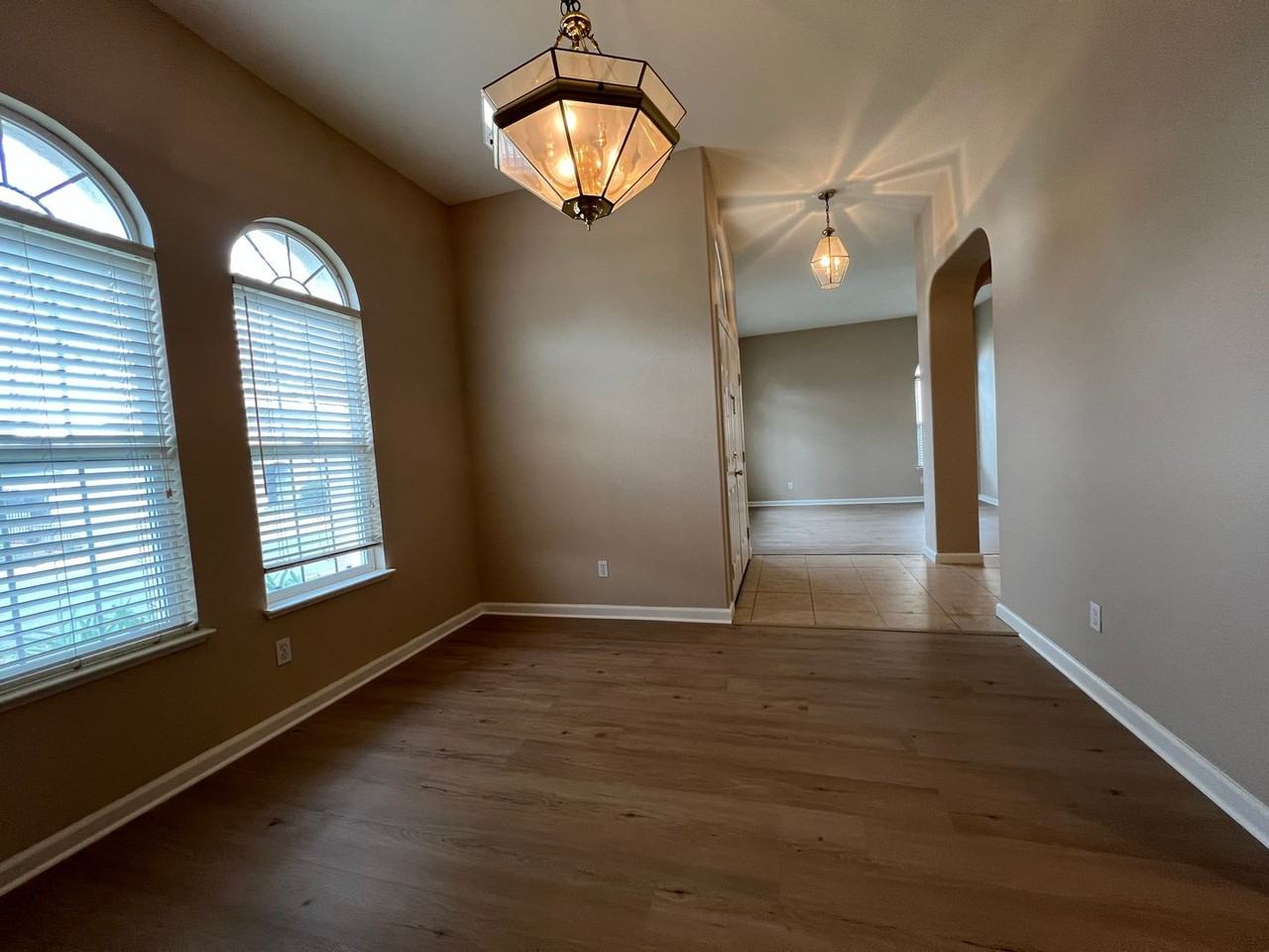 1093 Brock Cir - Photo 3 of 18