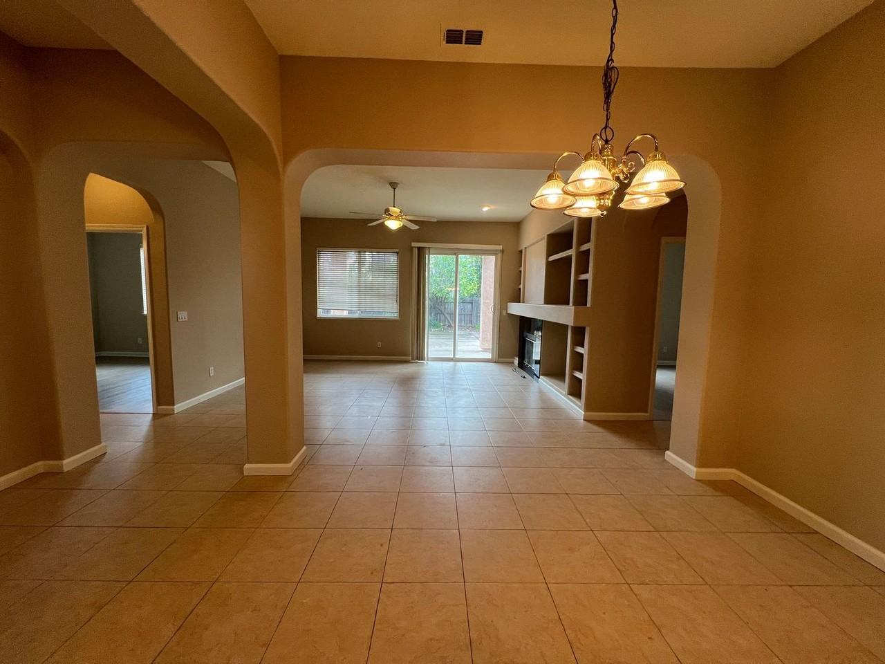 1093 Brock Cir - Photo 6 of 18