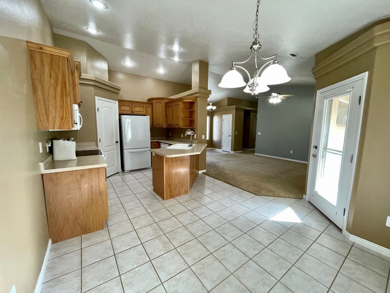 199 W 2025 S #38 - Photo 7 of 18